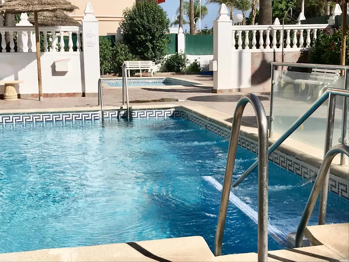 Apartamento 2 Dormitorios En Primera Linea De Playa San Cristobal Almuñécar 아파트