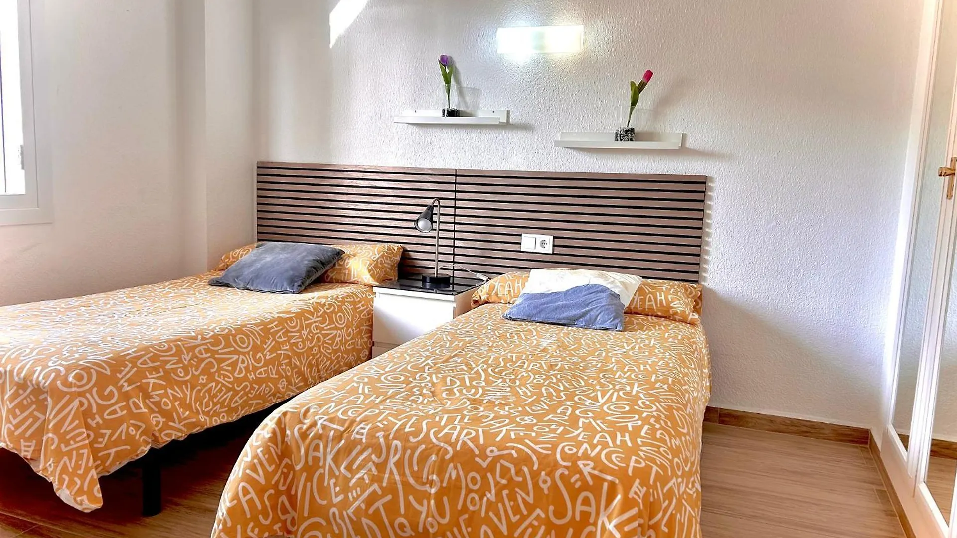 Apartamento 2 Dormitorios En Primera Linea De Playa San Cristobal Almuñécar 0*,  스페인